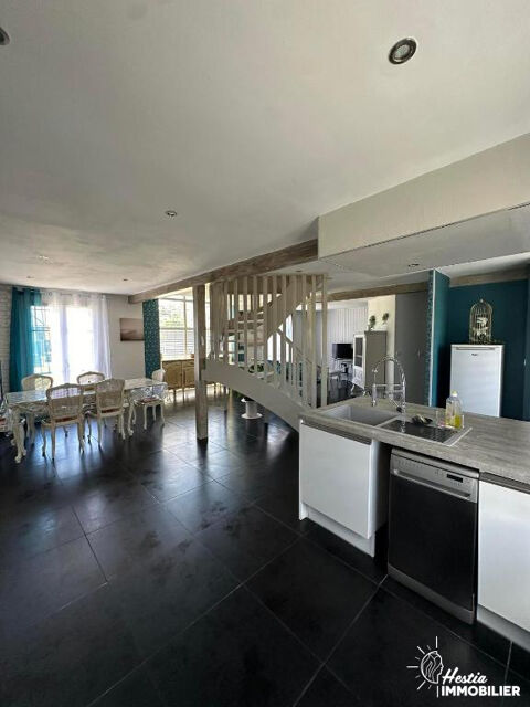   Axe Chlons/Vitry pour cette maison de caractre dans un vil Maison - 5 pice(s) - 144 m