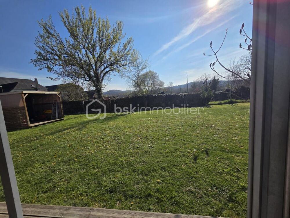 Maison moderne avec deux terrasses et piscine : vente exclusive !