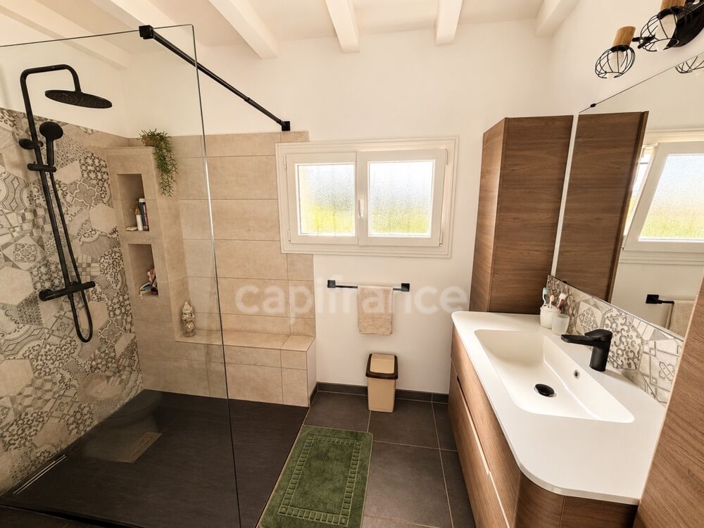 Vente Maison Maison entièrement rénovée avec moulin – 3 chambres – Dépendance de 116 m² – Secteur très calme Thezac