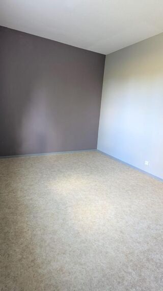  Appartement à louer 3 pièces 65 m²