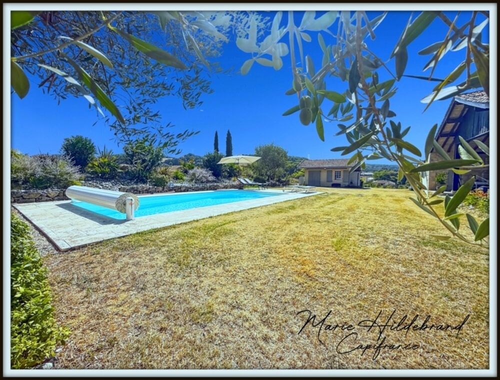 Maison en pierre de plus de 210m² - 5 chambres - jardin, piscine, dépendances - 3600m²