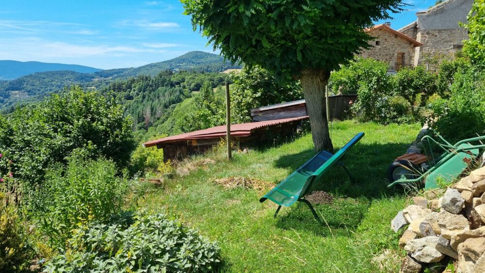 Le BESSAT 42660 Secteur Graix maison de village 2 chambres garage terrain non attenant 285m²