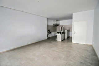  Immeuble � vendre 4 pi�ces 84 m�