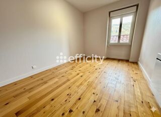  Immeuble à vendre 15 + pièces 413 m²