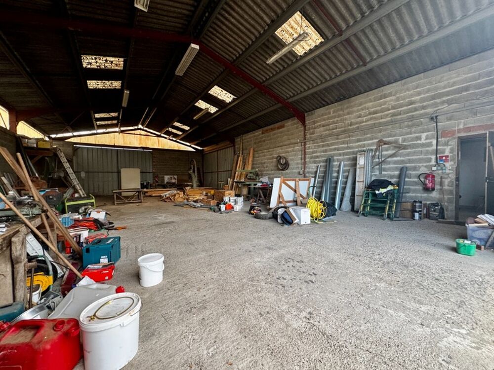   MONSEGUR, bâtiment réhabilitable, terrain d'envrion 1684 m² Monsegur