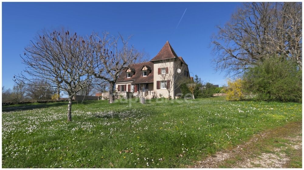 Maison quercynoise avec dépendances et terrain  Payrac (46)