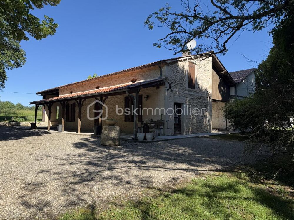 CORPS DE FERME EN PIERRE RARE