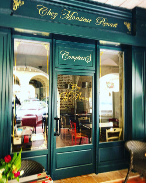 Fonds de commerce à vendre FLEURANCE (32) - salon de thé 44800 32500 Fleurance