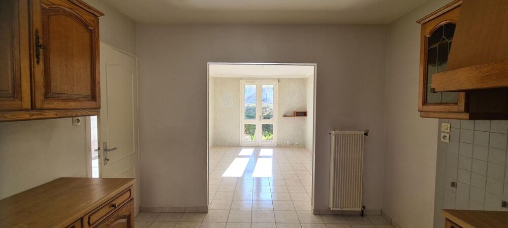 Vente Maison Maison Clisson 5 P . 3 Chs . Bureau . 81.29 M² . T 377 M² . Terrasse . Garage Clisson