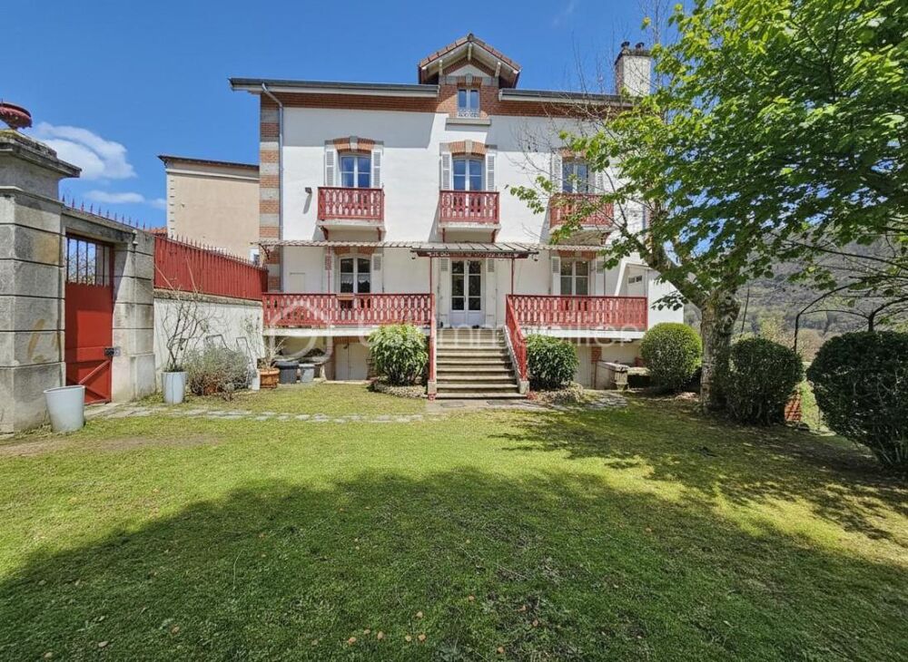 à vendre  Propriété/château Saint-Paul-en-Cornillon (42240)