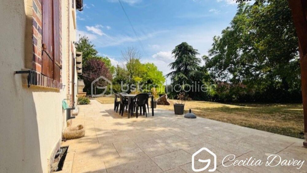 Vente Propriété/Château *** Nouveauté : Véritable coup de cœur pour cette propriété de caractère rare, mêlant authenticité, confort et sérénité, offrant Sens