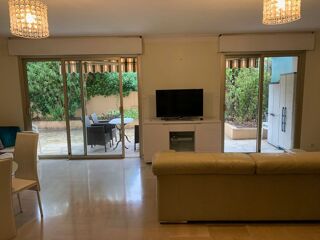  Appartement à louer 3 pièces 100 m²