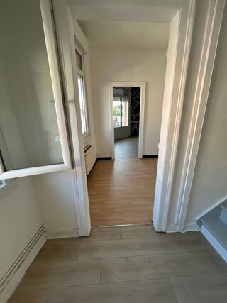  Appartement à louer 4 pièces 100 m²