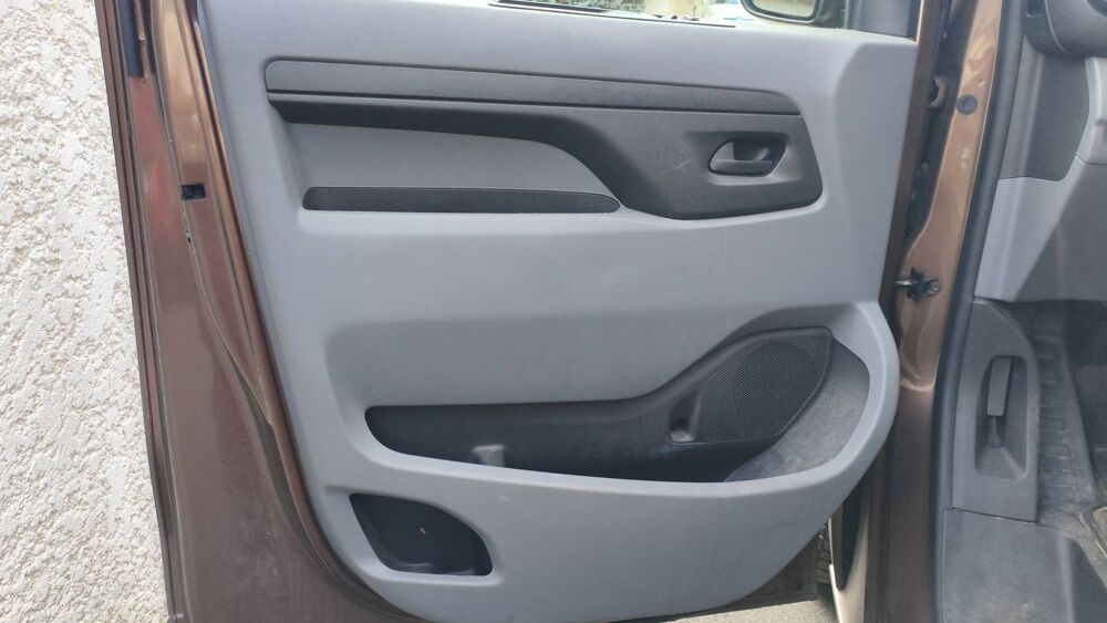 Vivaro VU 2.0 D 180 EAT8 Business 2020 occasion 60140 Rosoy