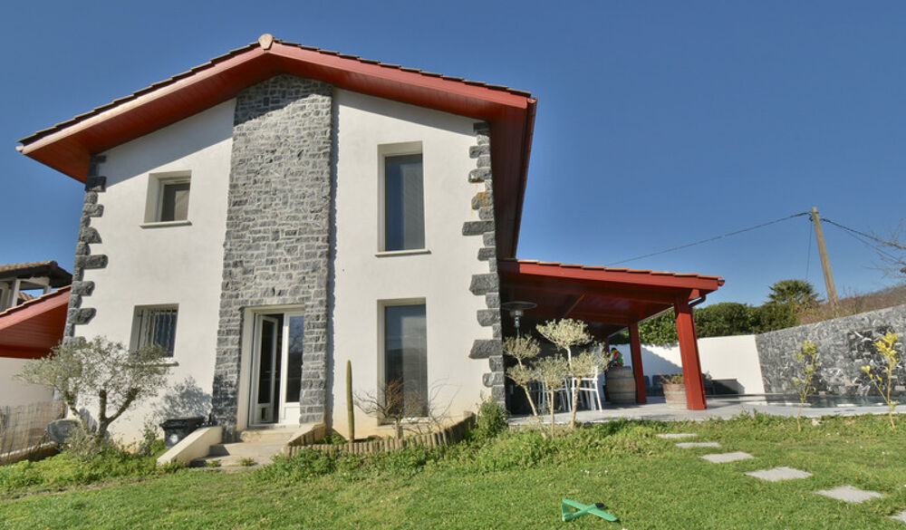 Maison 6 pièces 135 m² · à Saint Pee sur Nivelle · 135 m² · 520 000 €