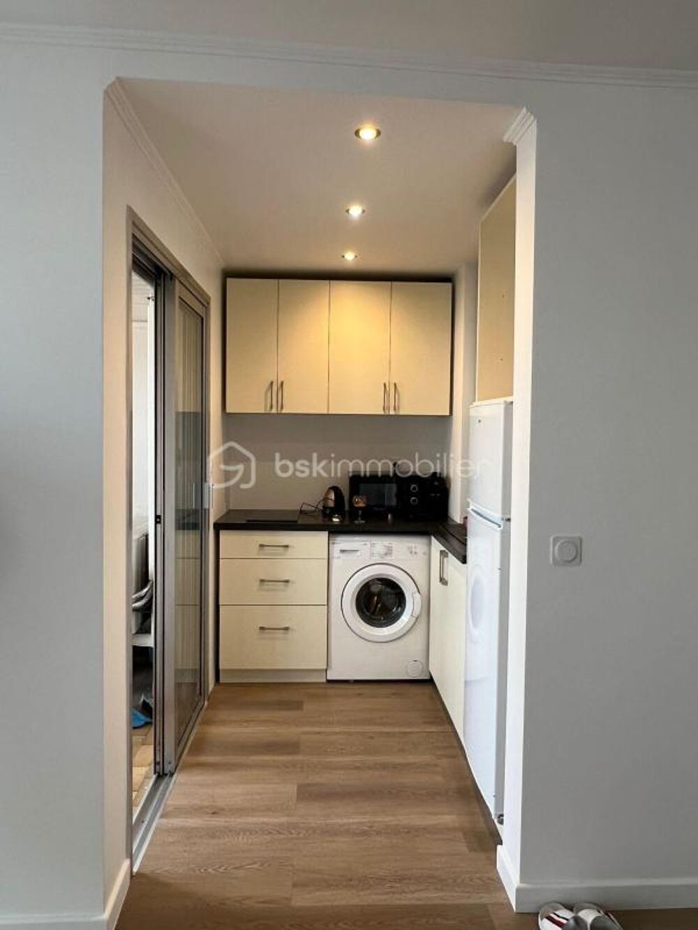 Vente Appartement Studio rénové avec balcon et aperçu mer – Idéal investissement Antibes