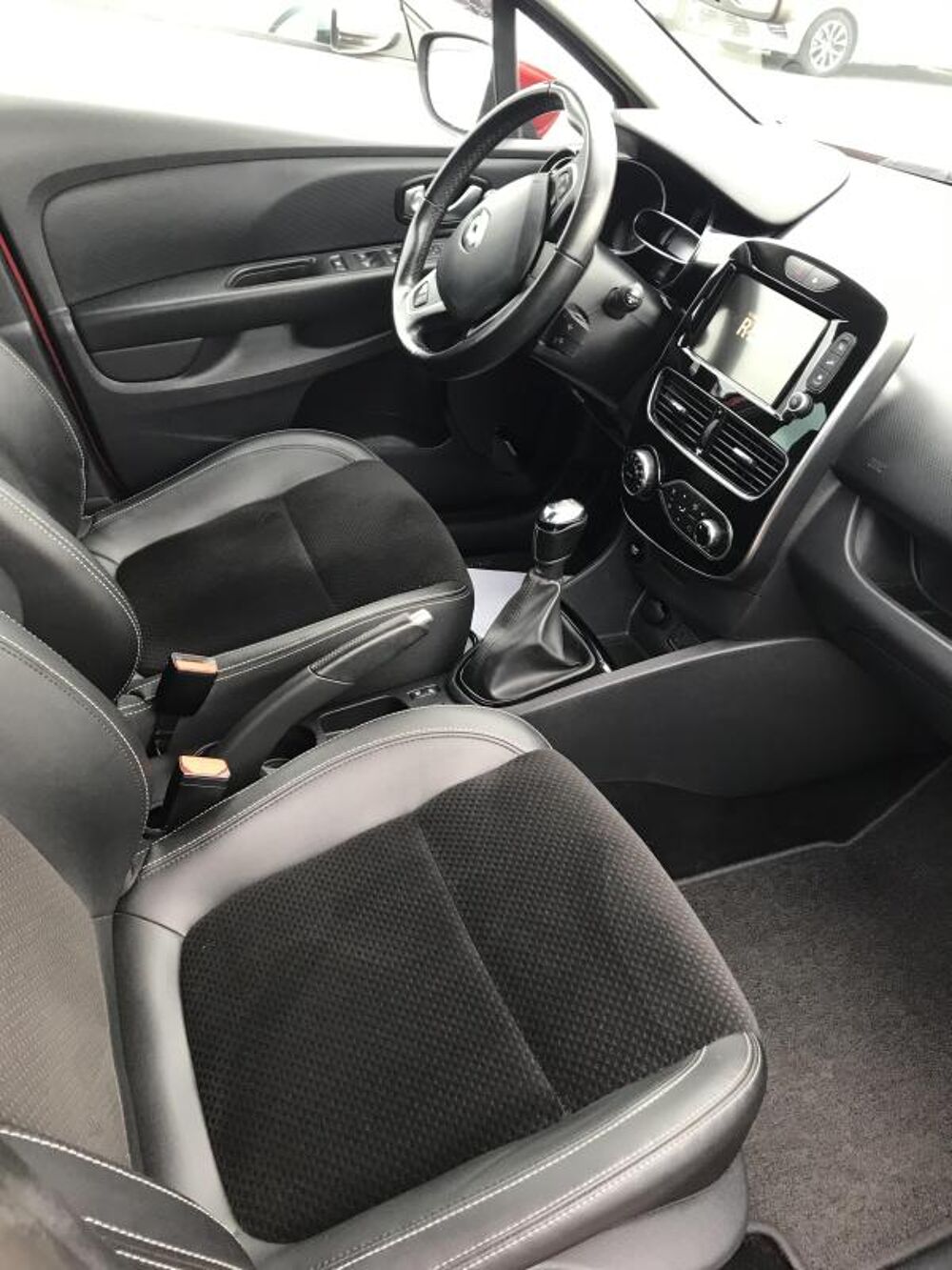 Clio IV INTENS DCI 110 2017 occasion 38160 Chatte