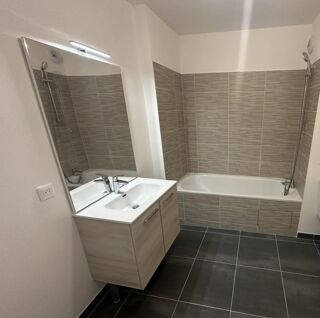  Appartement à louer 2 pièces 39 m²