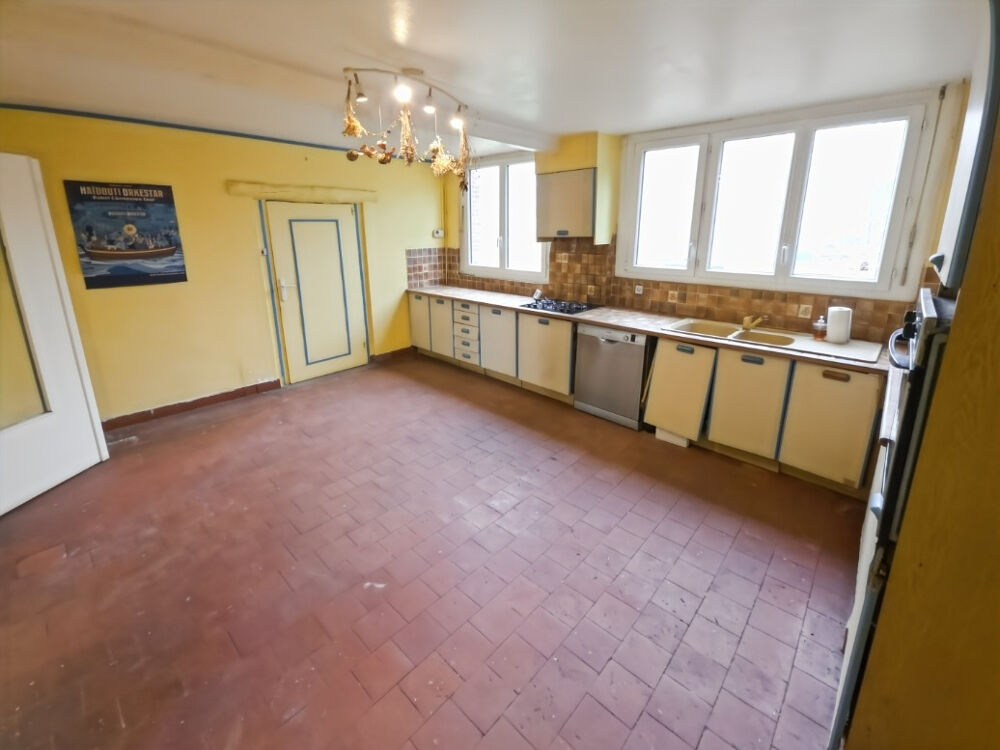 61380 Moulins La Marche maison de ville 202 m² 5 chambres, terrain 805 m²