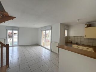  Appartement à louer 4 pièces 70 m²