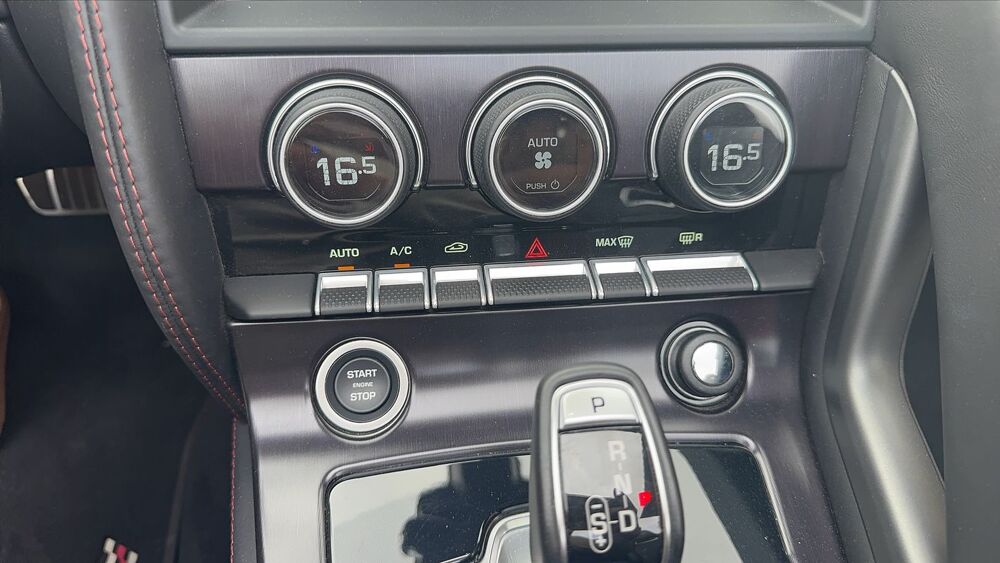F-Type Roadster 2.0 Turbo 300 BVA Chequered-Flag - Automatique Entr 2019 occasion 64500 Saint Jean De Luz