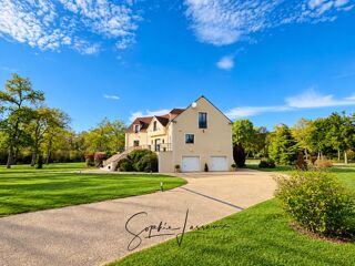 Vente Propriété/Château Moisson – Villa lumineuse de 280 m² dans un écrin de verdure aux portes de Paris Moisson