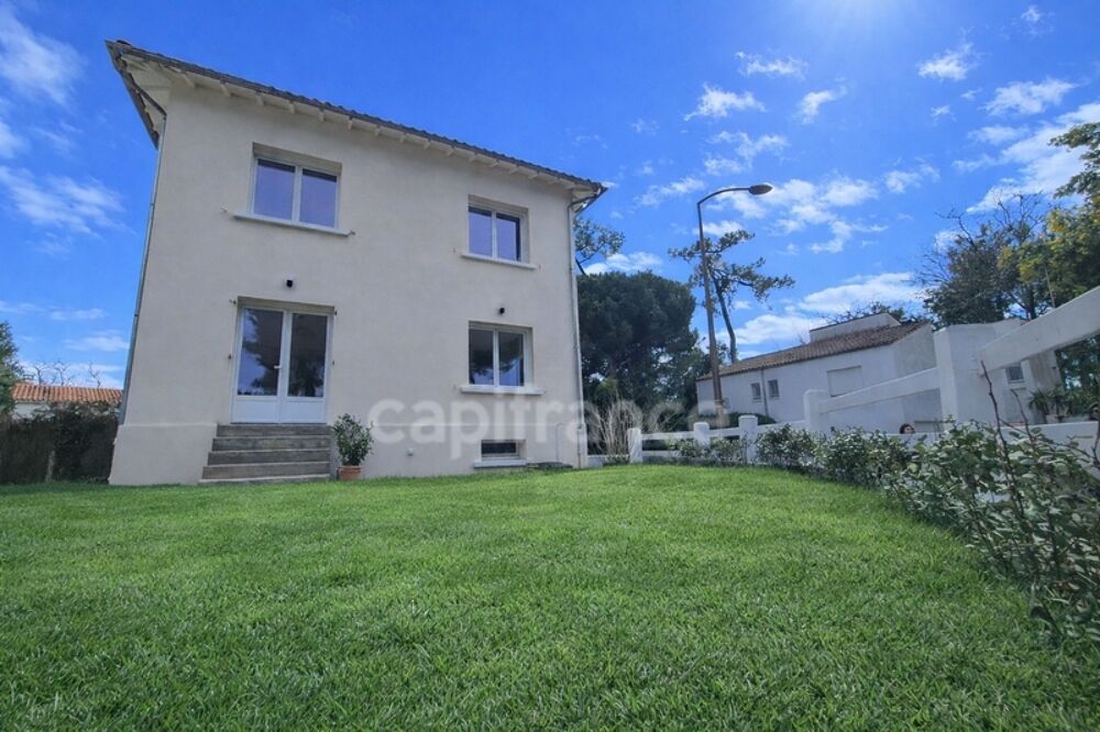 Vente Maison Maison à vendre 4 pièces ROYAN (17) - Quartier du parc - Grand Garage Royan