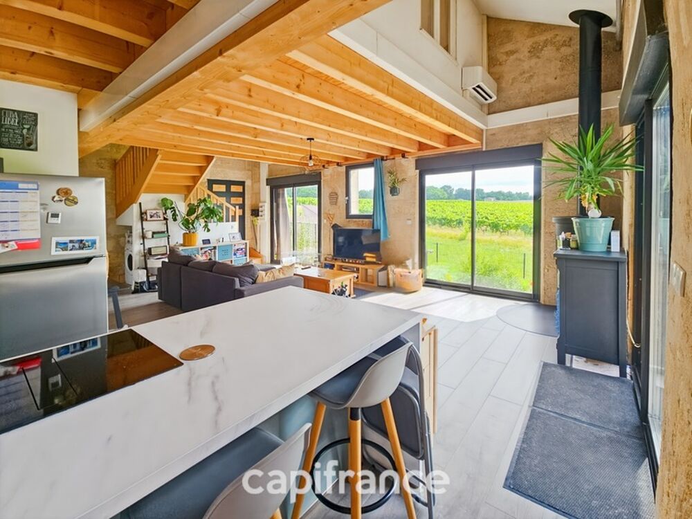 A Cézac, jolie maison en pierre rénovée, terrain de 447m², piscine