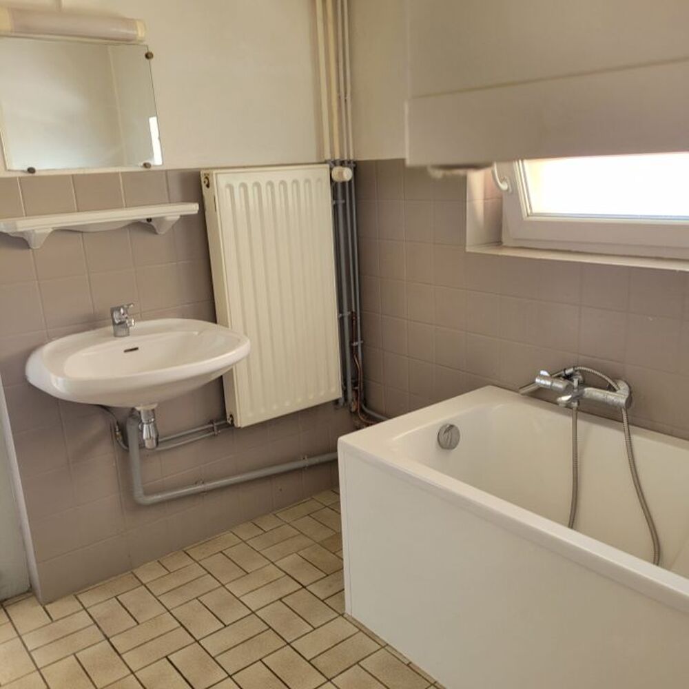 Location Appartement Appartement de 80m2 à louer sur Fêche-l'Église Feche l eglise