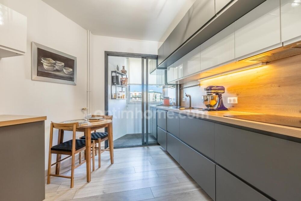 Vente Appartement Appartement - 5 pièces 111 m2 - Terrasse - Cave - Garage - Piscine - Tennis - Parc - Proche Parc Montcalm - Tram Ligne 5 Montpellier