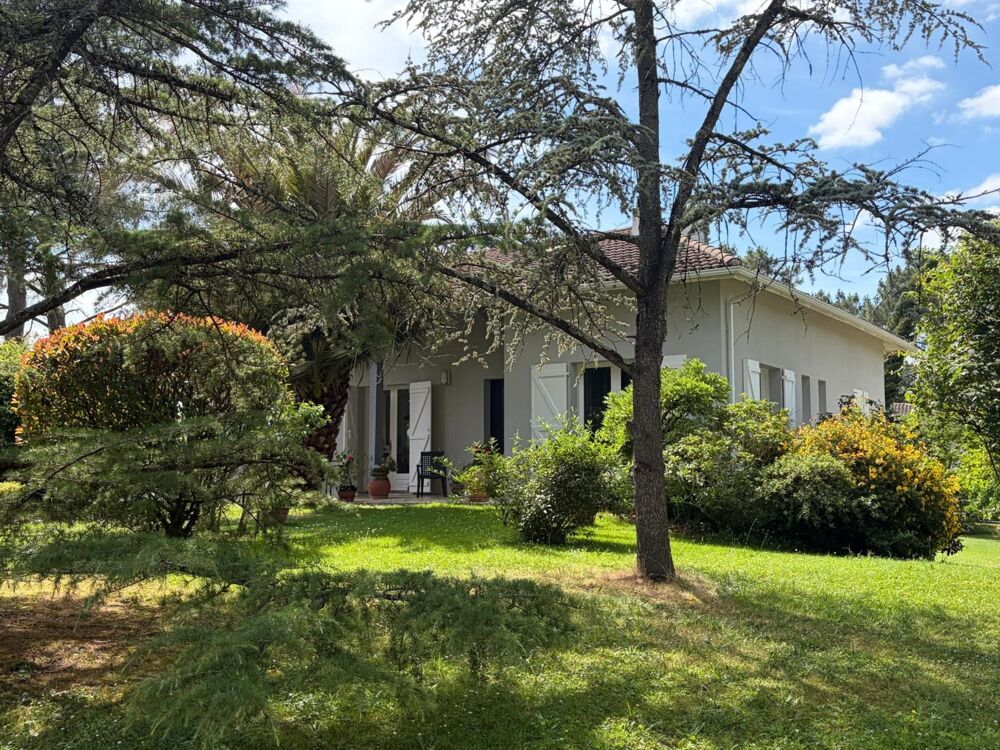 AIGNAN(32) : ELEGANTE MAISON TRADITIONNELLE des années 80, SANS TRAVAUX, 150m2 habitables, bien située à AIGNAN, sur 2.000m2, l