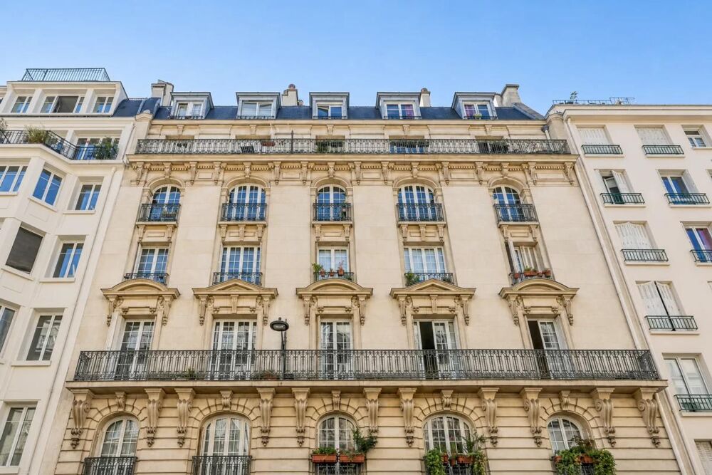 Appartement 5 pièces 117 m² · à Paris 10 · 117 m² · 950 000 €