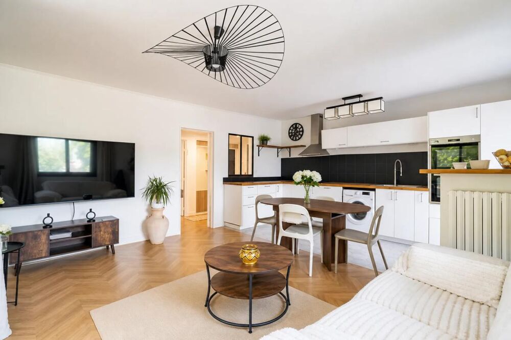 Vente Appartement Appartement 3 pièces entièrement rénové avec balcon 62,95 m² Pantin