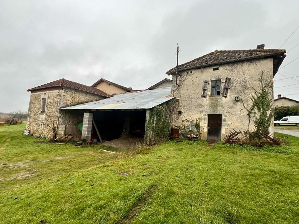 Corps de ferme avec dépendances à rénover