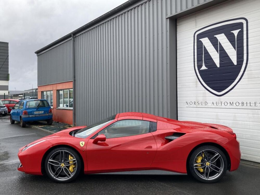 488 Spider 3.9 V8 670 CH - ORIGINE FRANCE ENTRETIEN EXCLUSIF FER 2016 occasion 14650 Carpiquet