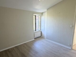 Location Appartement AGREABLE T2 AVEC JARDIN Villefranche de rouergue