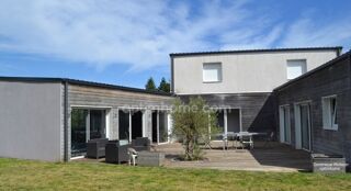 Maison  vendre 8 pices 230 m