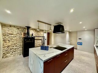  Propri�t�/ch�teau � vendre 8 pi�ces 202 m�