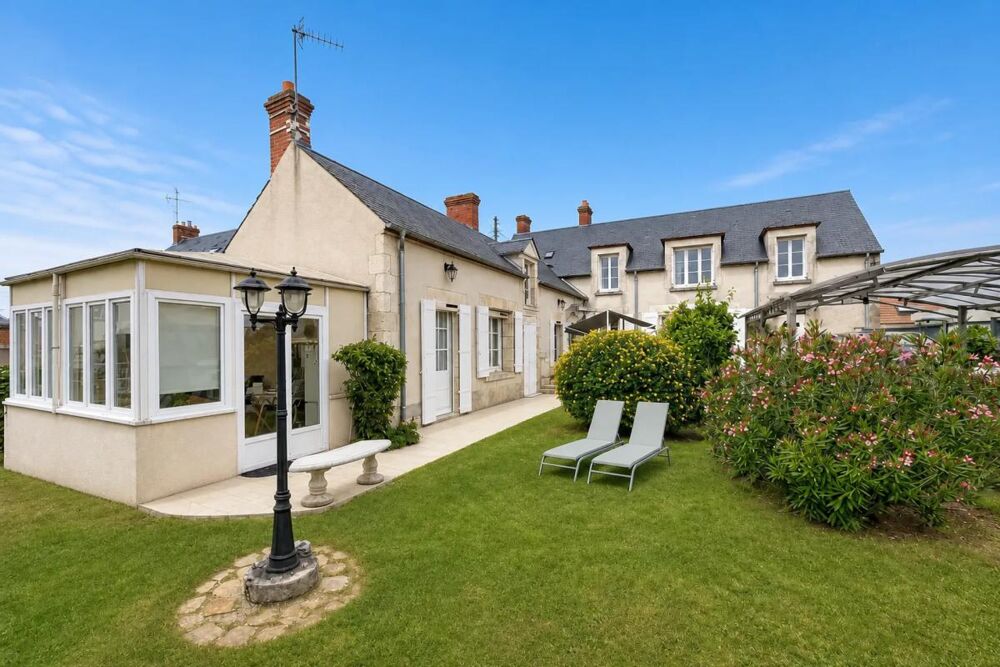 Vente Maison Maison de caractère de 7 pièces de 186 m² à Chécy Checy