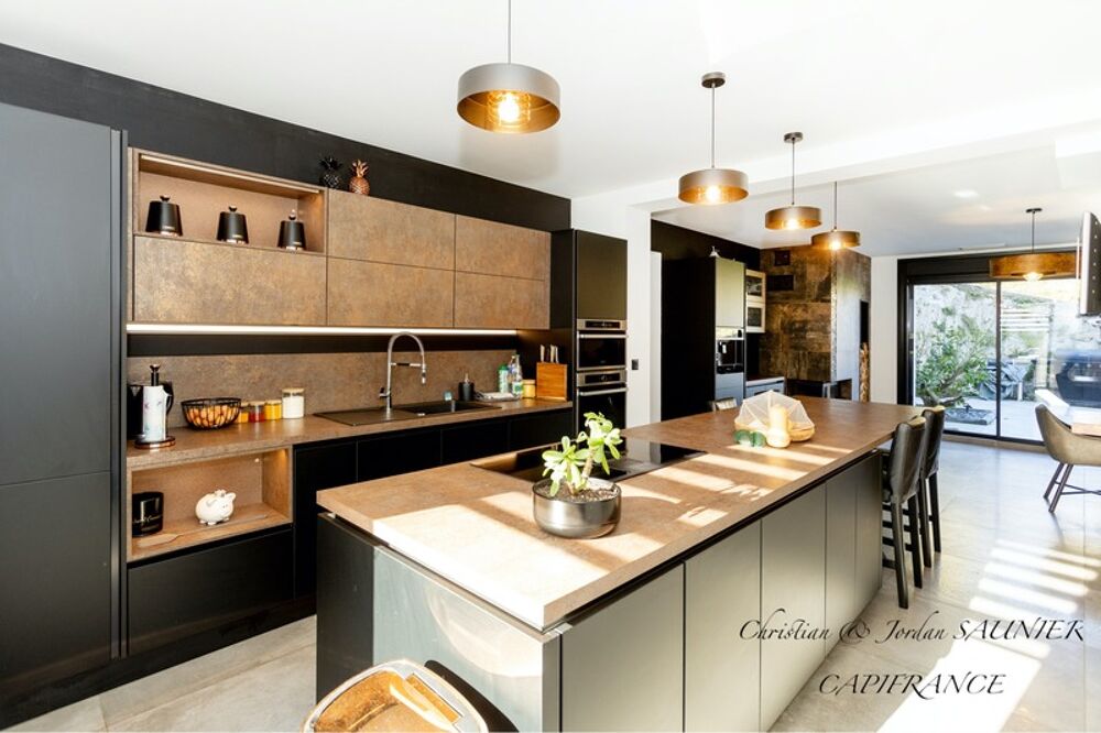 à vendre  Propriété/château Revel (31250)