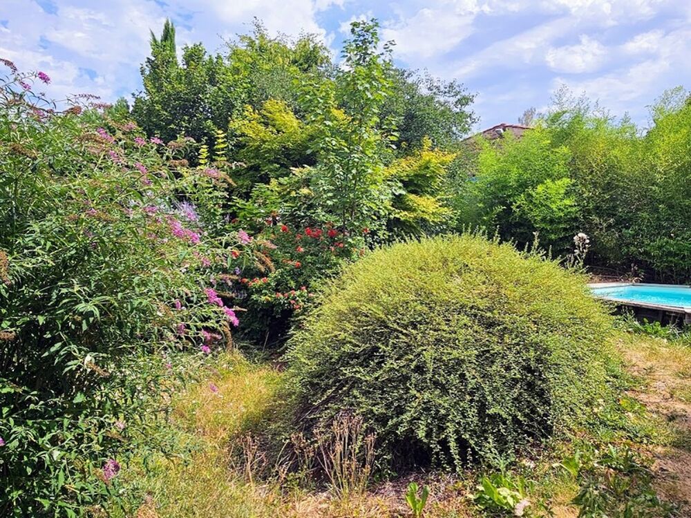 Maison 176 m² habitables - jardin - cour - grange CHAURIAT (63)