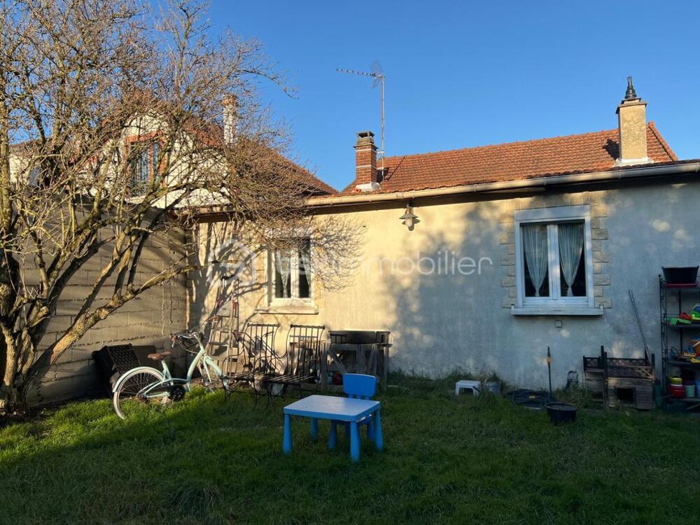 Maison + Studio indépendant + Jardin + Stationnements