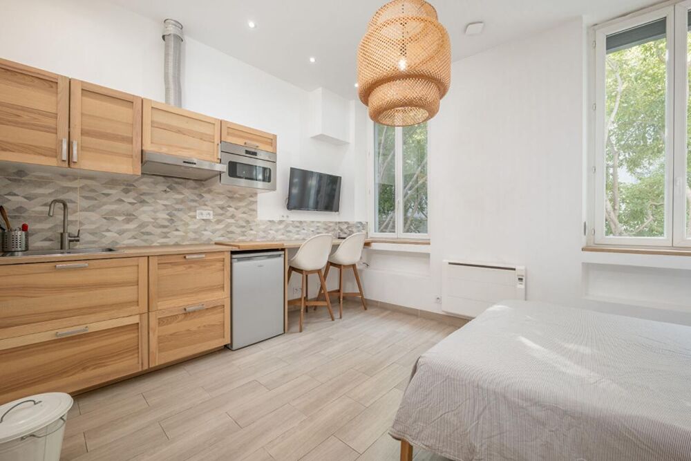 Location Appartement Appartement Studio Meublé de 20,62 m2 entièrement meublé et accessoirisé Marseille 1