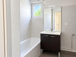  Appartement à louer 3 pièces 63 m²