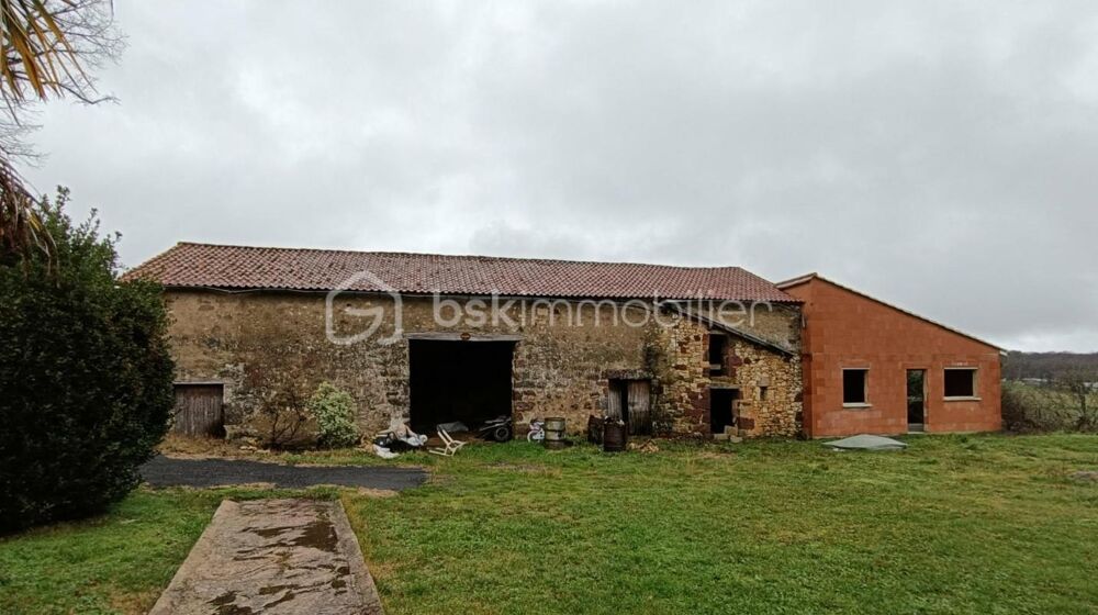 Vente Maison Belle Maison Rénovée en 2019 de 120 m2 et Grange de 200 m2 sise sur 3 877 m2 Carves
