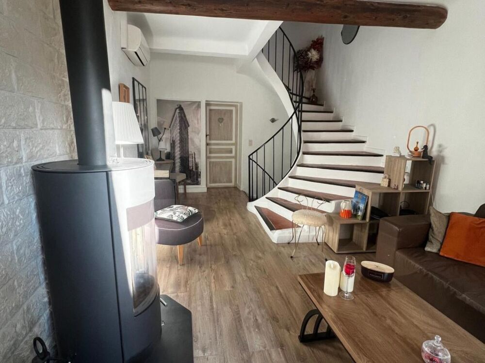 Maison de village avec terrasse tropézienne à vendre  Rousset (13790)