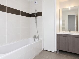  Appartement à louer 3 pièces 64 m²