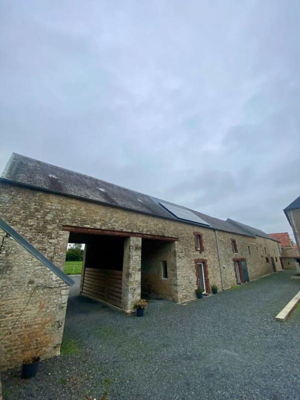Ancien corp de ferme à Formigny La Bataille 6 pièce(s) 342 m2