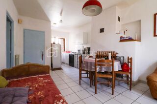  Maison à vendre 15 + pièces 255 m²
