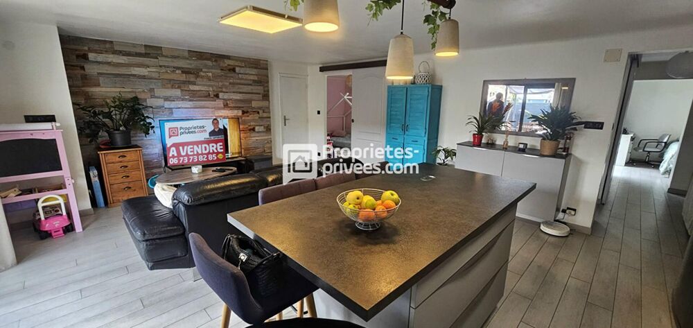 Maison Saint Laurent De La Salanque de 180 m2 divisée en deux appartements